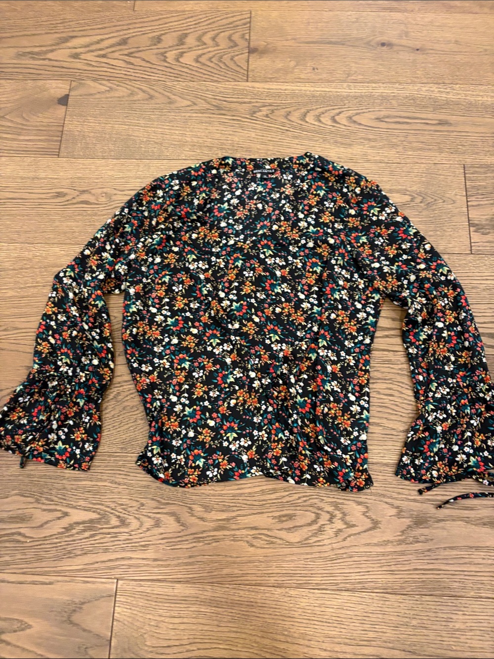 J Crew mercantile Floral Ruffle-Sleeve Long Sleeve Top - Black Multi